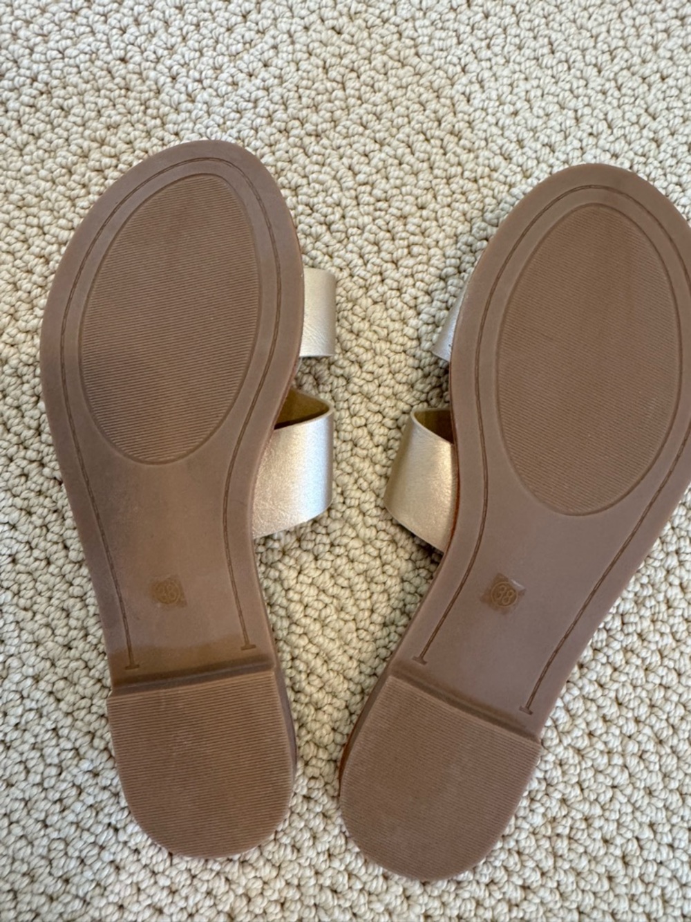 Cupshe | Champagne Metallic Slides NEW - Picture 2 of 2